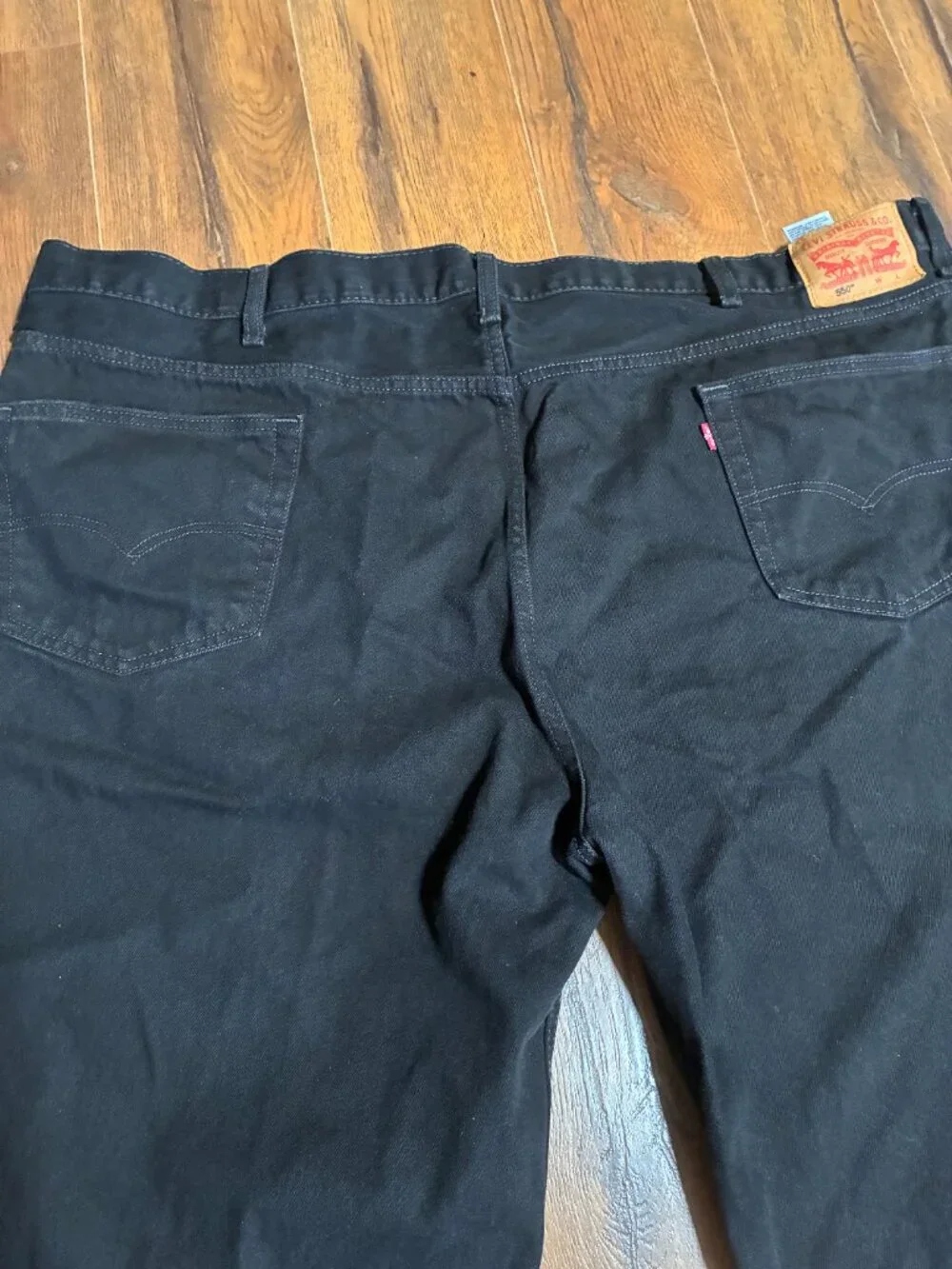 Mens Levis 550 relaxed fit 100% cotton jeans Big & Tall size 53X29 Casual Denim.